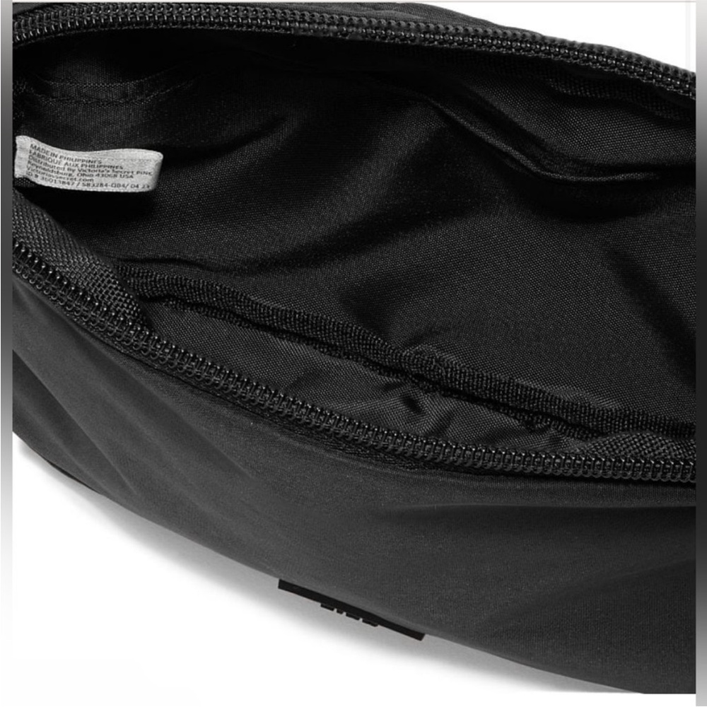 PINK Victoria’s Secret Black belt bag NWOT - Picture 4 of 4